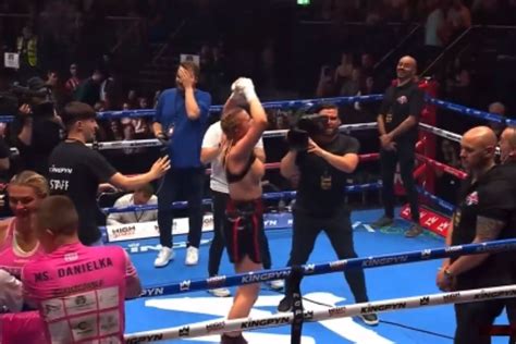 daniella celebration flash|Kingpyn Boxing results: Daniella Hemsley flashes audience after。